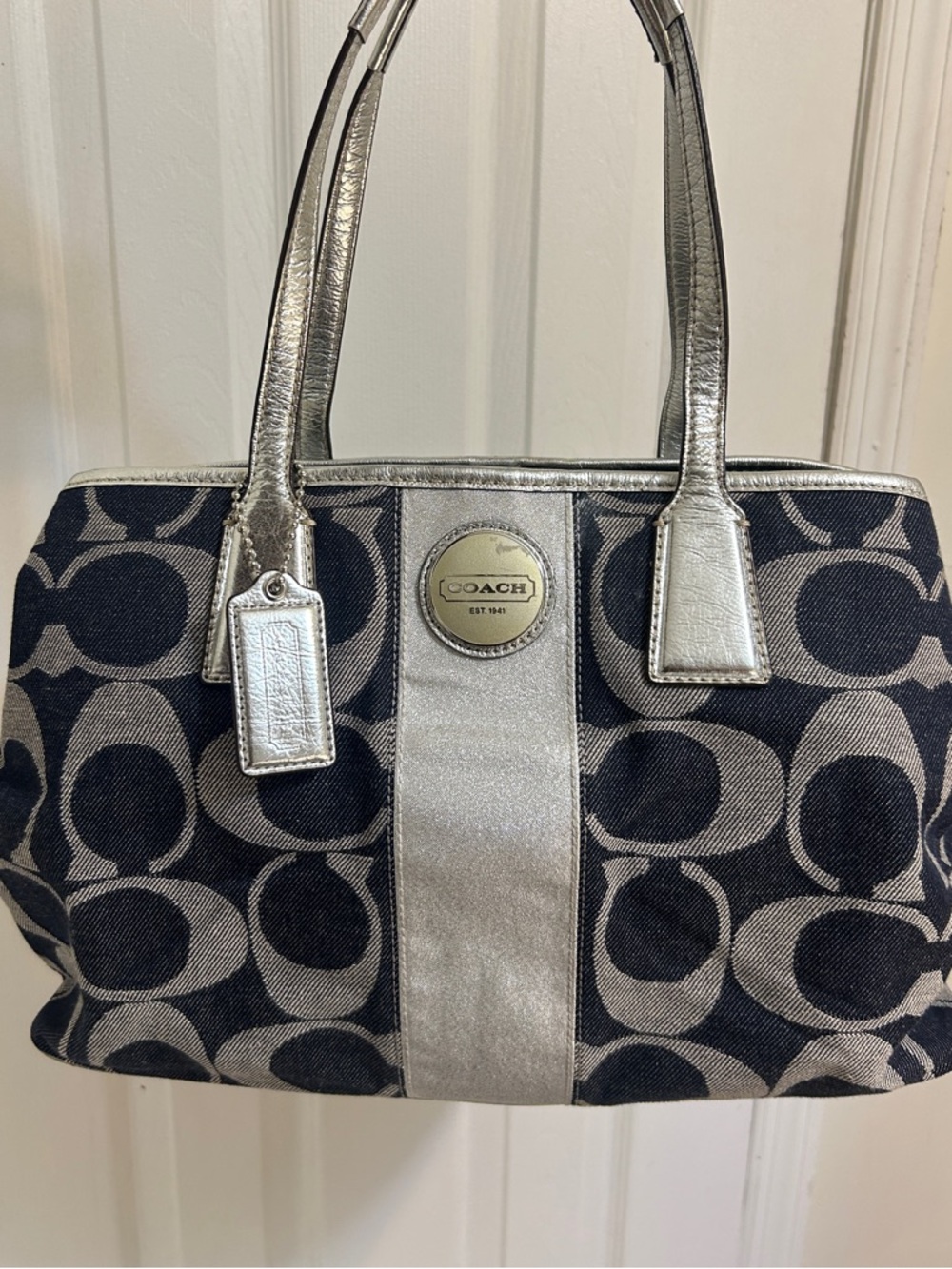 Coach Signature Jacquard Tote in Navy and Silver with kiss lock style F17424